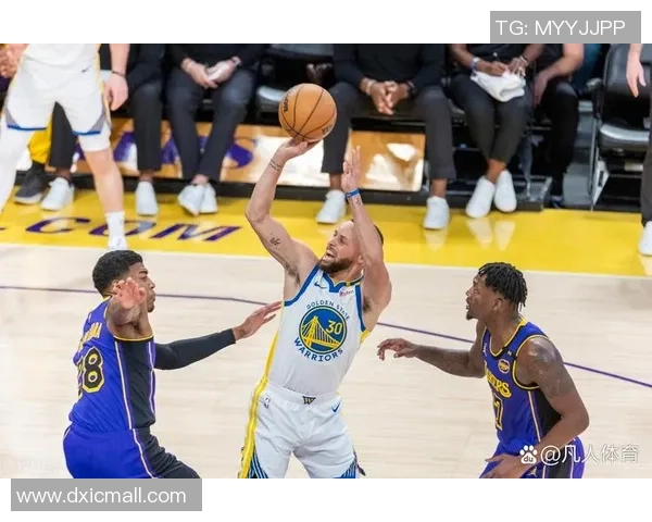 库里空砍48+12三分！末节21分难挽颓势 丧命失误惨遭开拓者赛季三杀