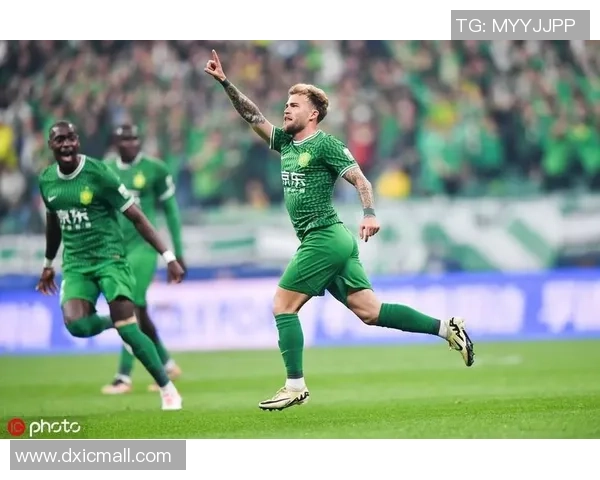 球报头版：古加因家庭等原因不肯和国安续约，预备重返欧洲